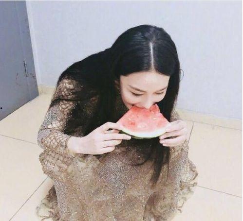 吃瓜娱乐微博图片可爱女